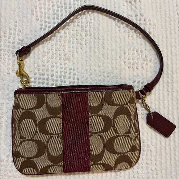 Women’s Coach Signature Small Wristlet Khaki & Passion Berry - Picture 2 of 5